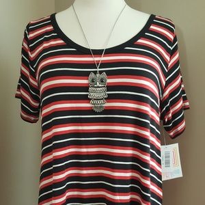 NWT - Lularoe Classic Tee - Medium